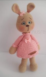 Utangaç ifadeli amigurumi örgü oyuncak modeli tarifi anlatımlı