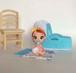 Amigurumi örgü emzikli bebek modeli